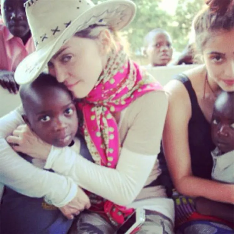 На этой неделе Мадонна с дочкой отправилась в Малави 