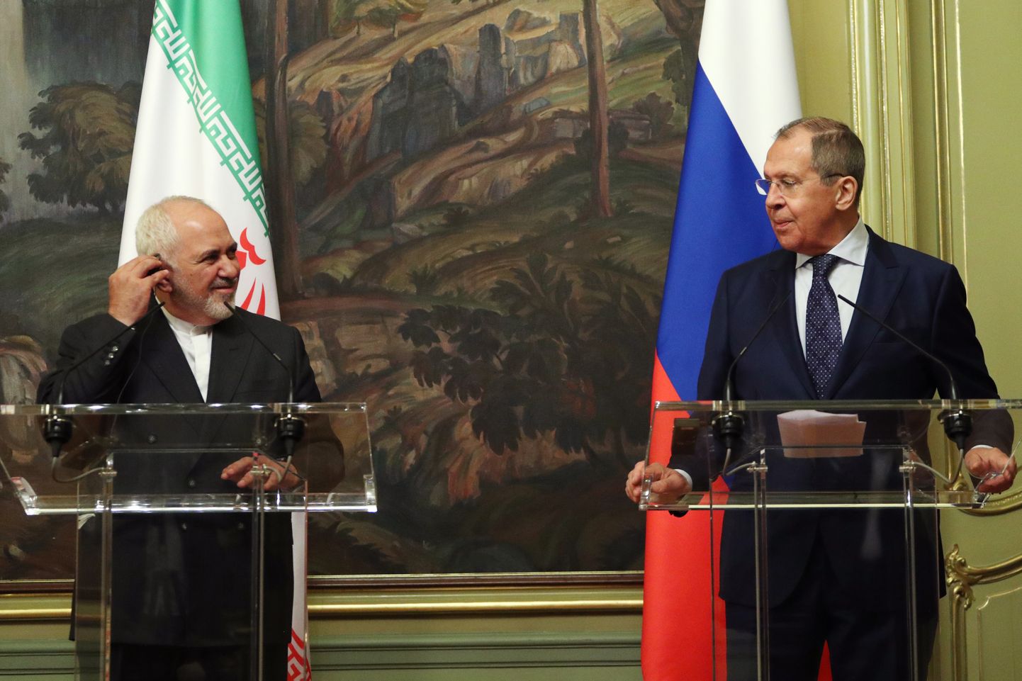 Iraani välisminister Javad Zarif (vasakul) ja Vene välisminister Sergei Lavrov Moskva 16. juuni 2020.