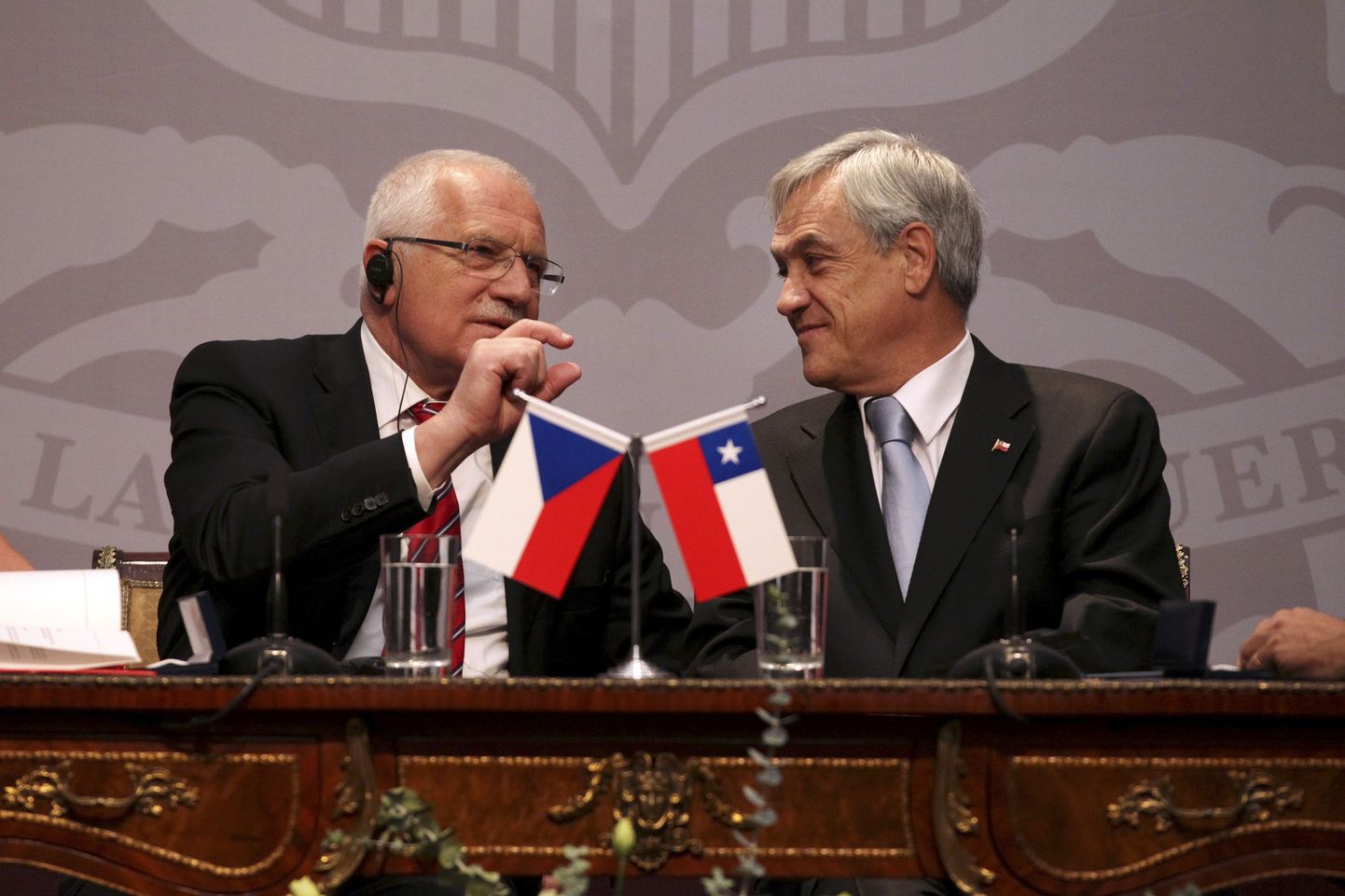 Tšiili president Sebastian Pinera (paremal) ja Tšehhi president Vaclav Klaus