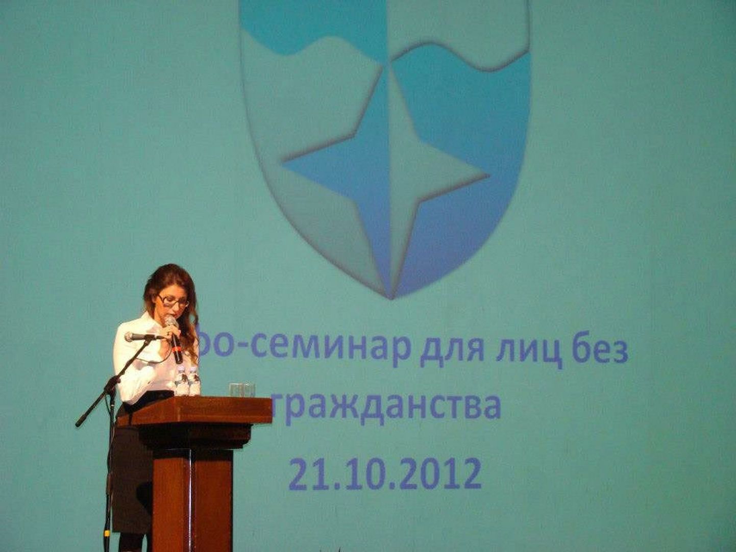 Старейшина Ласнамяэ Ольга Иванова сообщила владельцам «серых паспортов» о поддержке управы в их желании стать гражданами ЭР.