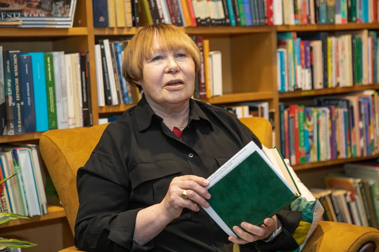 Viivi Luik on inimestega ja inimestele palju rääkinud, erinevatel aegadel ja mitmetes kohtades.
