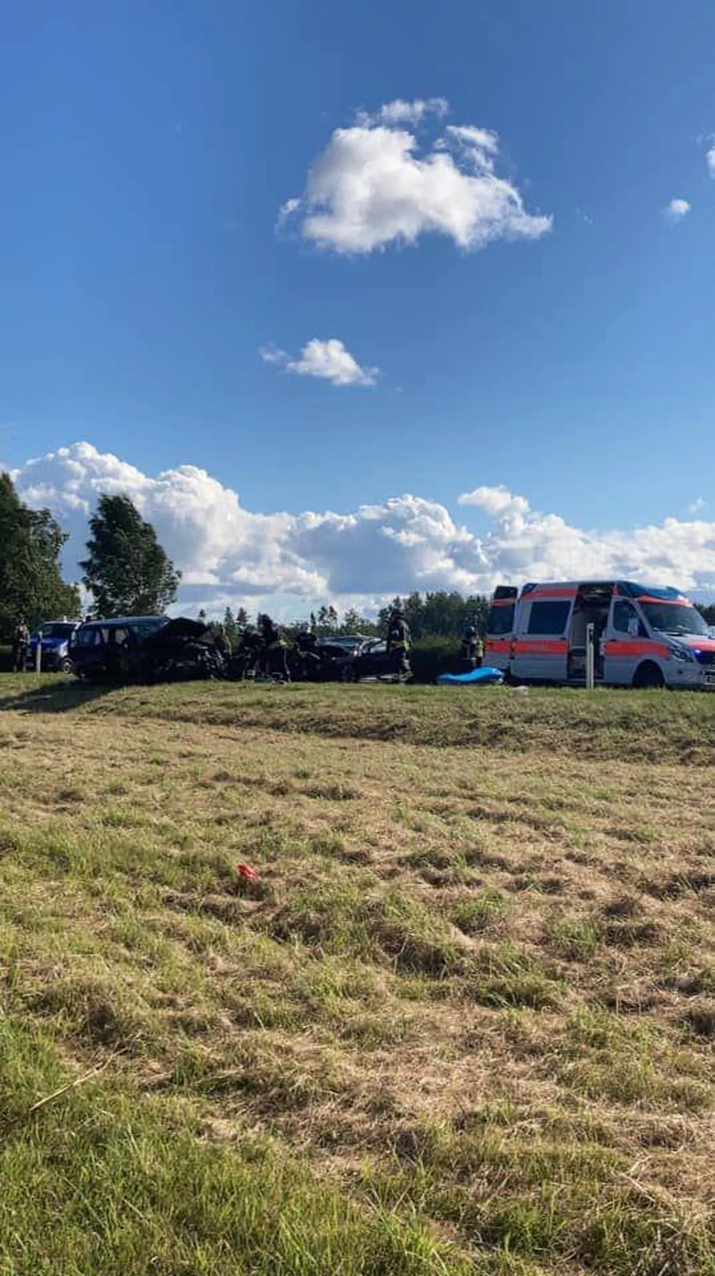 Reius sai kahe auto kokkupõrkes viga kolm inimest, neist üks suri hiljem haiglas.