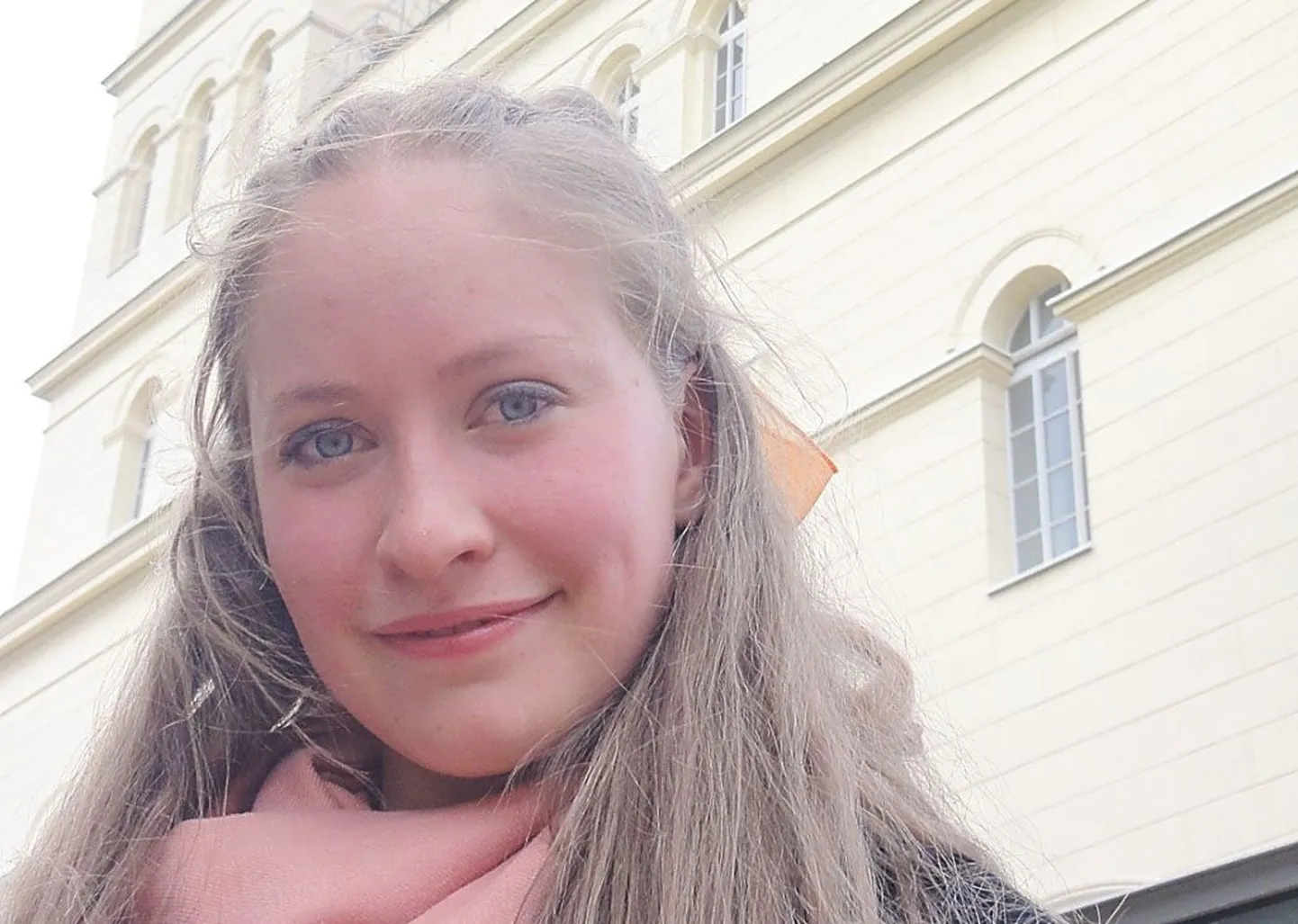 Adela Srncova tantsib orelimuusika saatel.