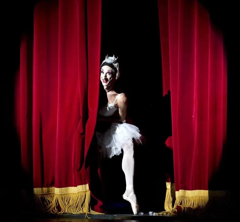"Les Ballets Trockadero de Monte Carlot" можно будет увидеть в Йыхви 26 августа.