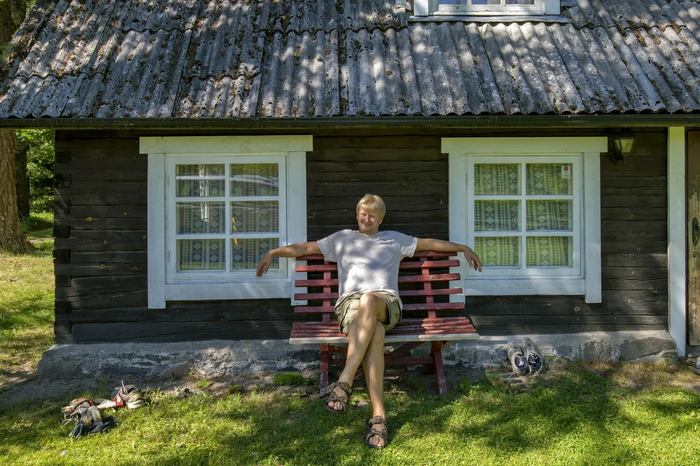 Garri Raagmaa oma maakodus Loobu jõe ääres FOTO: Sven Arbet/Ekspress Meedia/Scanpix