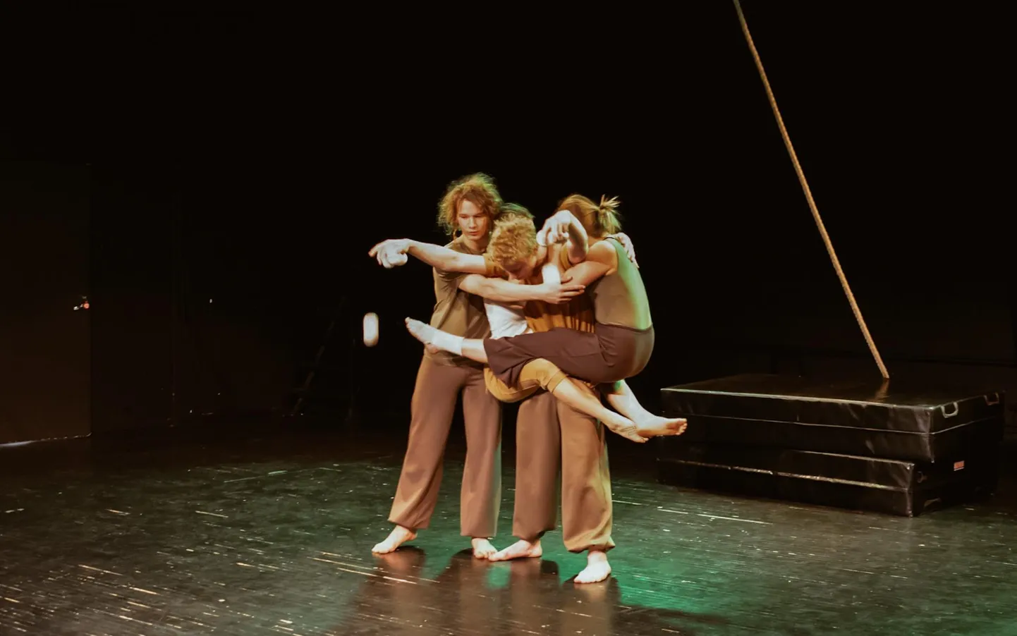 Reedel astus tudengite teatripäevadel üles tsirkusestuudio Folie