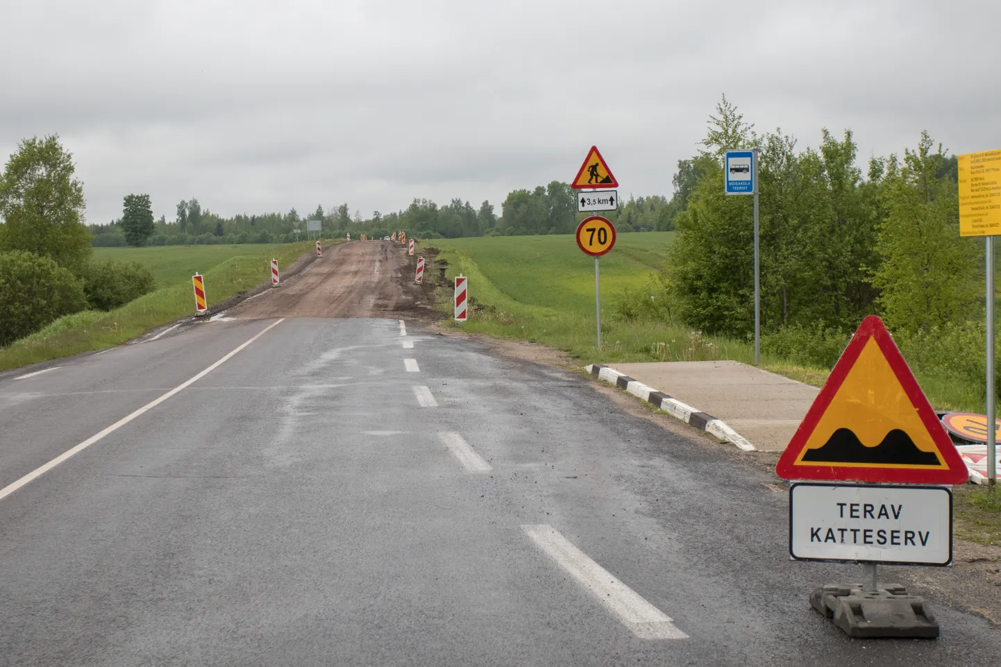Olgugi, et suvised teetööd põhjustavad reisijatele üksjagu kannatusi, on pärast kõigil hea siledal asfaldil sõita. Foto on illustratiivne.