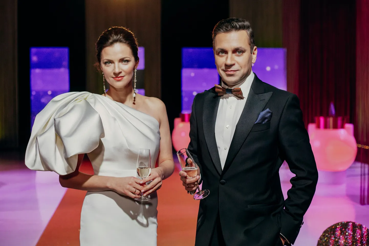 ETV+ saatejuhid Anna Sapronenko-Mölder ja Andrei Titov aastavahetusel eetris