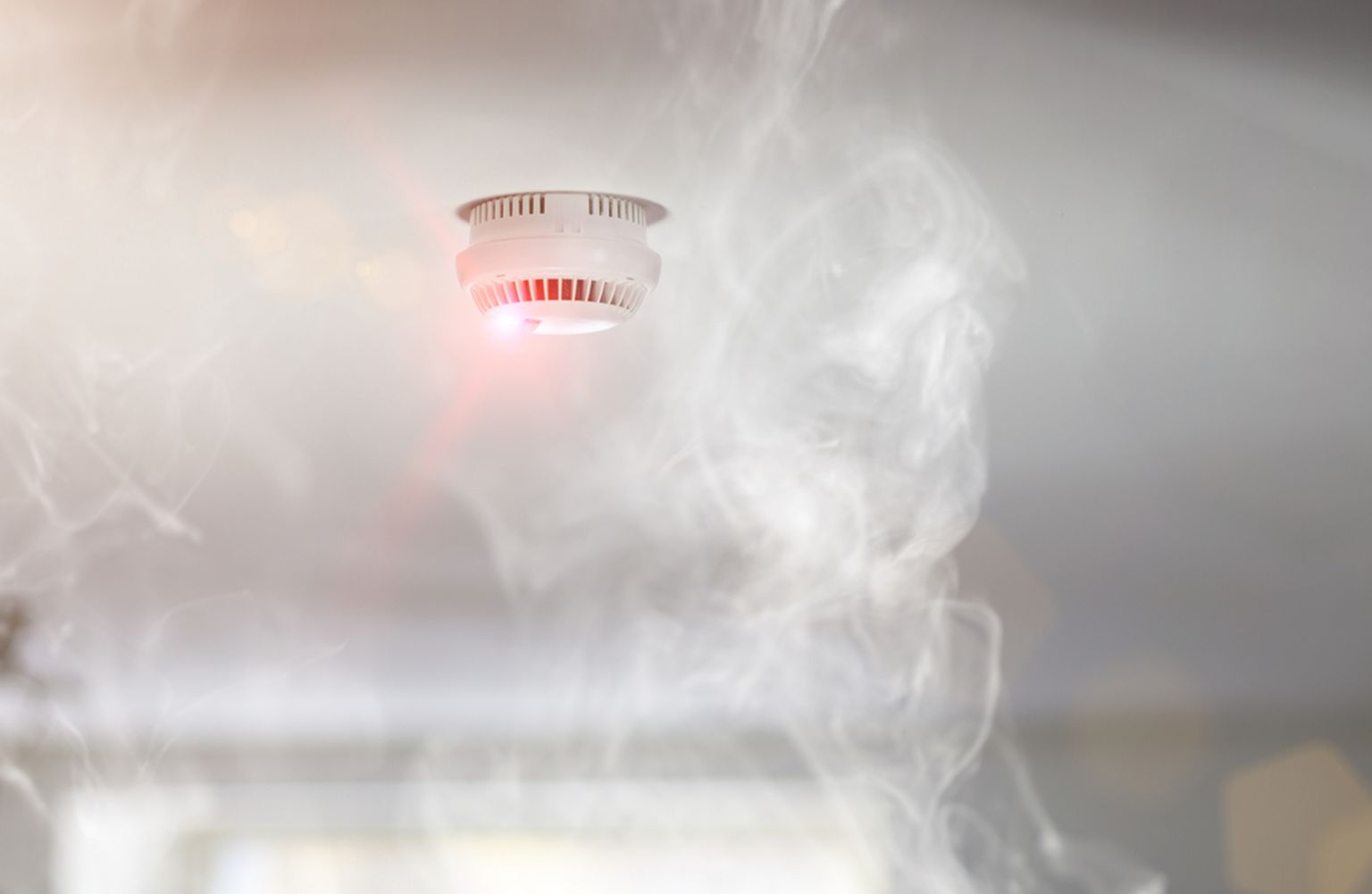 Suitsuanduri võiks paigaldada kõikidesse elu- ja magamisruumidesse.