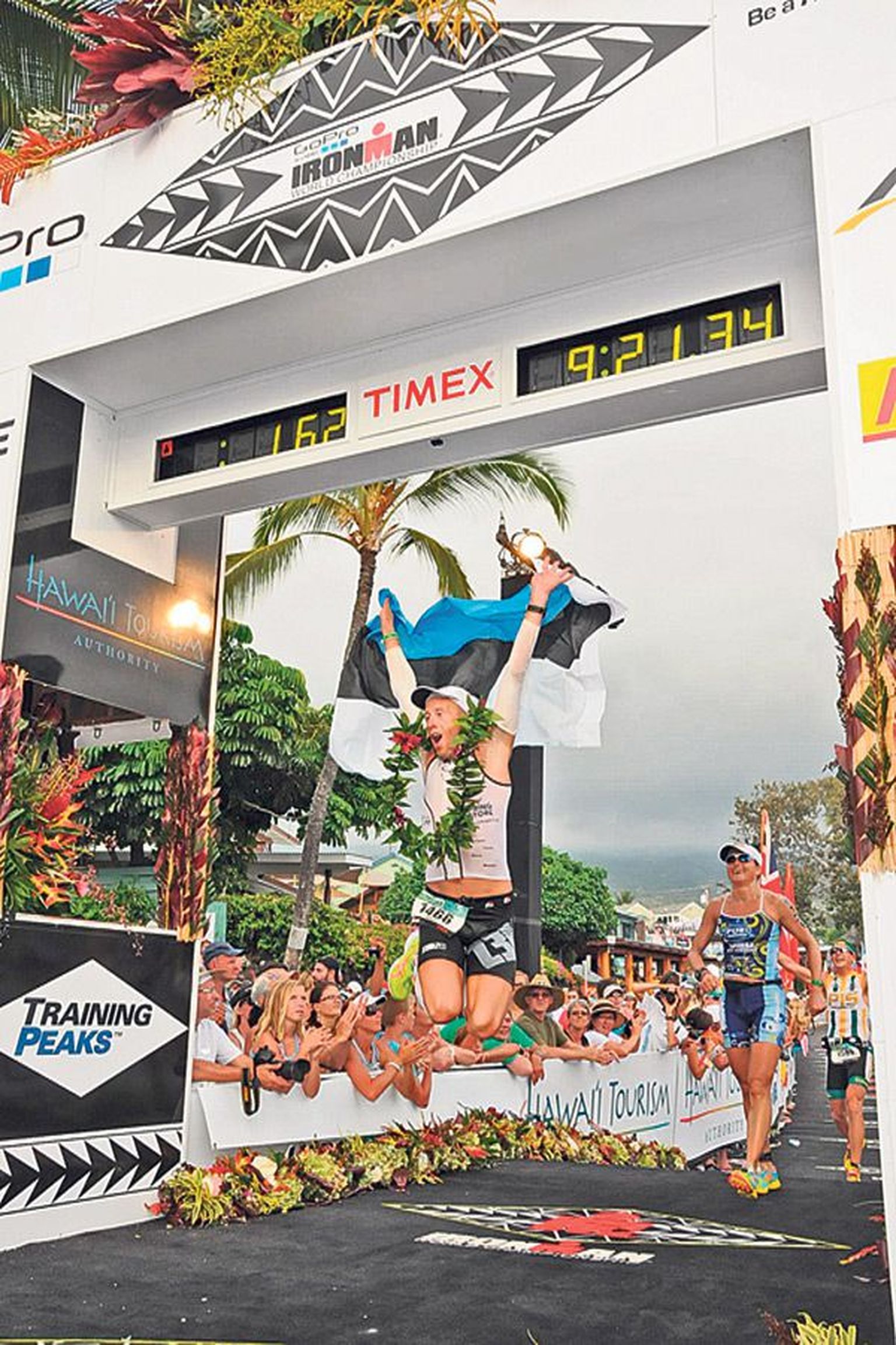 Kuhu on kadunud väsimus? Indrek Teppo teeb Hawaiil maailma triatloniajaloo ilmselt ühe kõrgelennulisema finiši. Pisut rohkem kui 2000 osaleja seas saavutas ta 154. koha.