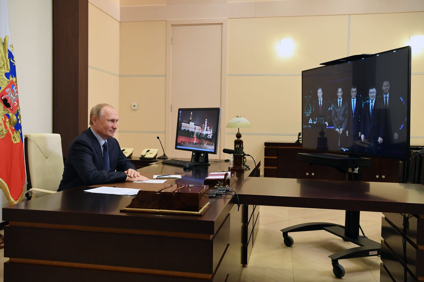 President Putin avas koroonaravimite tootmisele keskenduva BratskHimSintezi farmaatsiatehase (26. november 2020).