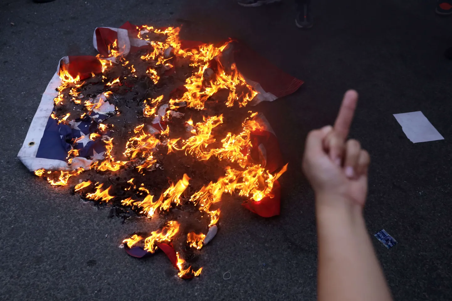 Массовые акции протеста под лозунгом Black Lives Matter («Жизни черных имеют значение»).