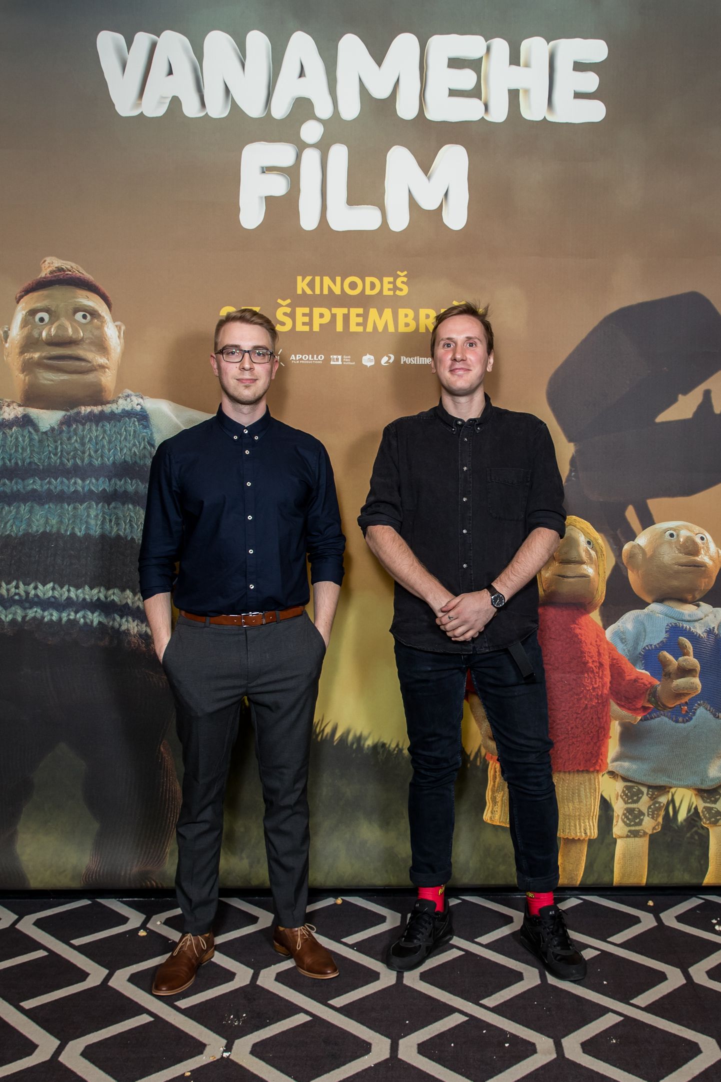 Stsenaristid ja režissöörid Oskar Lehemaa (vasakul) ja Mikk Mägi «Vanamehe filmi» esilinastusel Apollo Kino Ülemistes