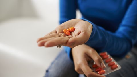 Hiljutine uuring viitab meningioomi tekke suuremale riskile tsüproterooni suurema annuse pikaajalisel võtmisel. Hiljutine uuring viitab meningioomi tekke suuremale riskile tsüproterooni suurema annuse pikaajalisel võtmisel.