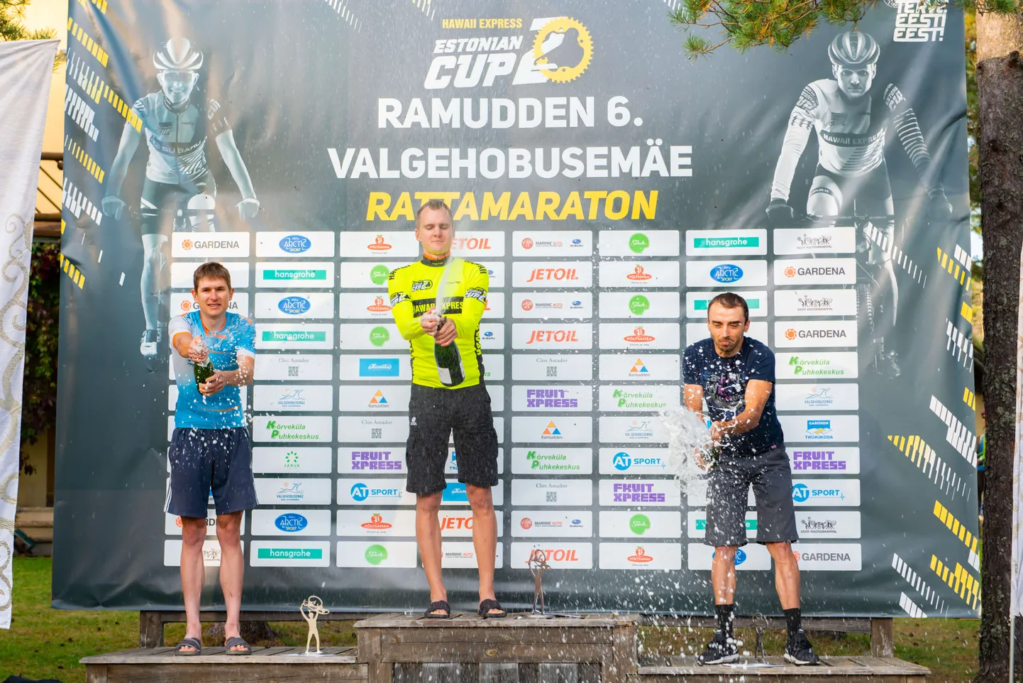 Poodiumi kõrgeimal astmel võitnud Martin Loo.