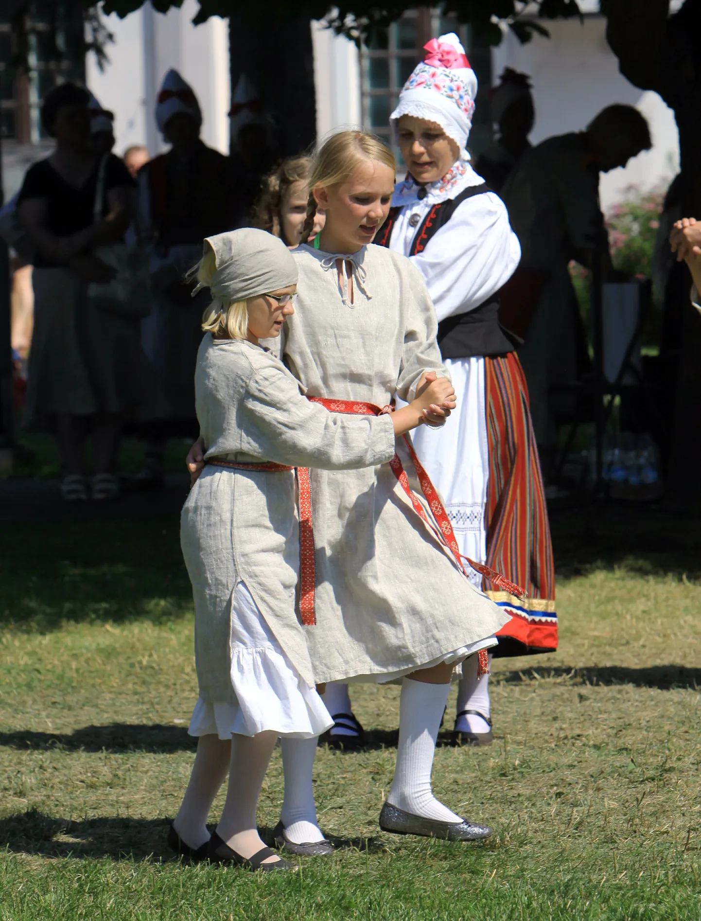 Külapäeval näeb ka Surju isetegevuslasi.