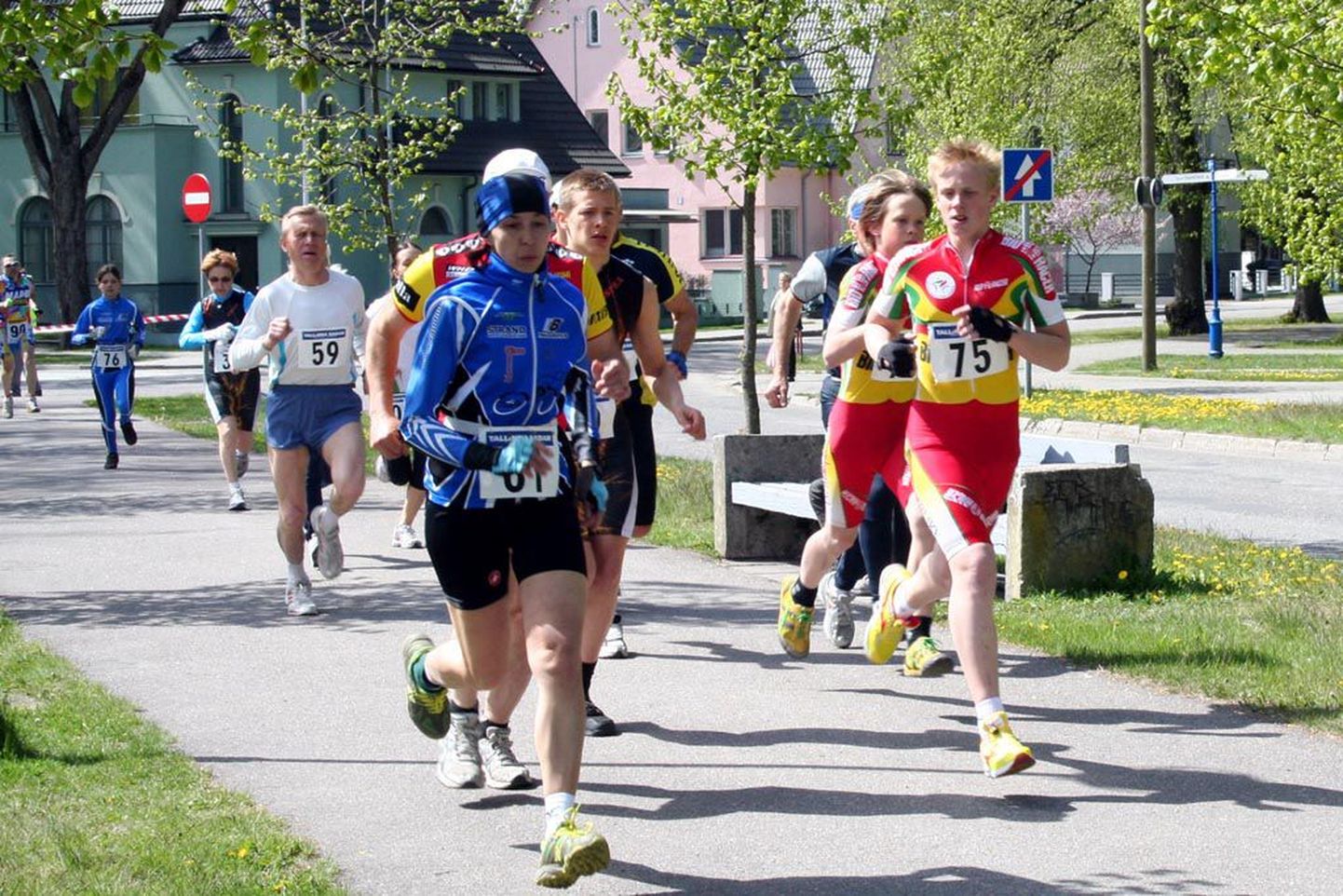Duatloni Balti karikavõistlustel startis Pärnus Munamäe pargis ja ranna rajooni tänavatel 143 sportlast Eestist, Lätist, Leedust ja Valgevenest.
