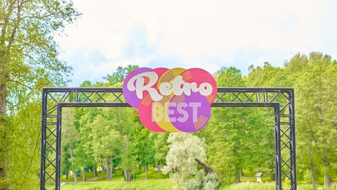 VIDEO ⟩ Retrobesti õhtu algas plaanitust teisiti: kaks välisstaari jäid lennu tõttu tulemata