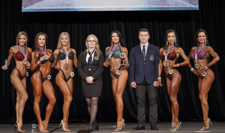 Pärnu Spa & Spordi spordiklubi esindav Agne Kiviselg võitis Prahas fitnessi- ja kulturismivõistlusel Diamond Cup esikoha kuni 169sentimeetriste sportlaste bikiinifitnessis ja oli absoluutarvestuses kolmas.