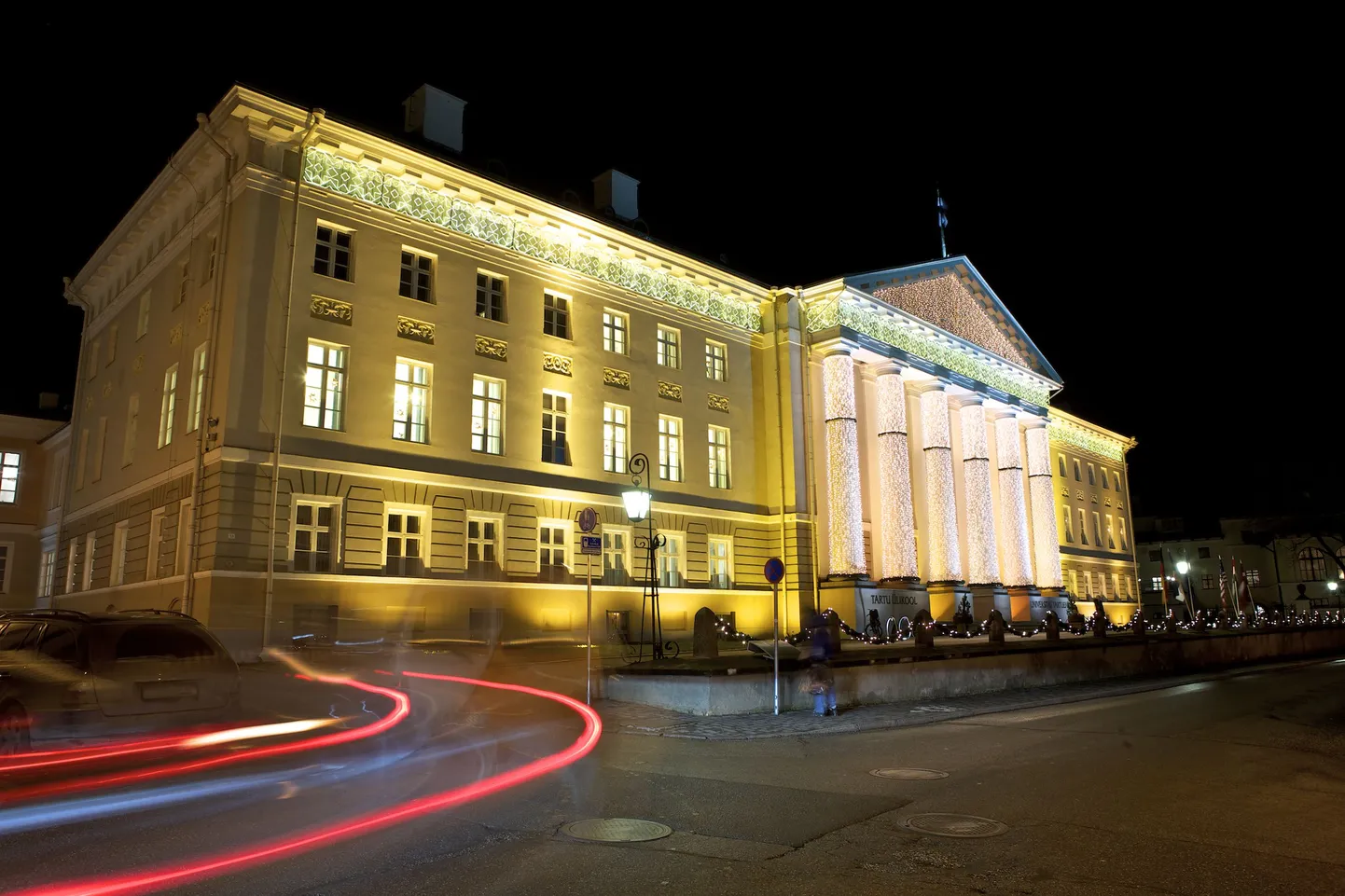 Tartu Ülikooli peahoone.