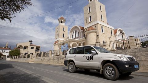 UN Pushes for Cyprus Reunification Amidst Sweltering Heat and Political Stalemate