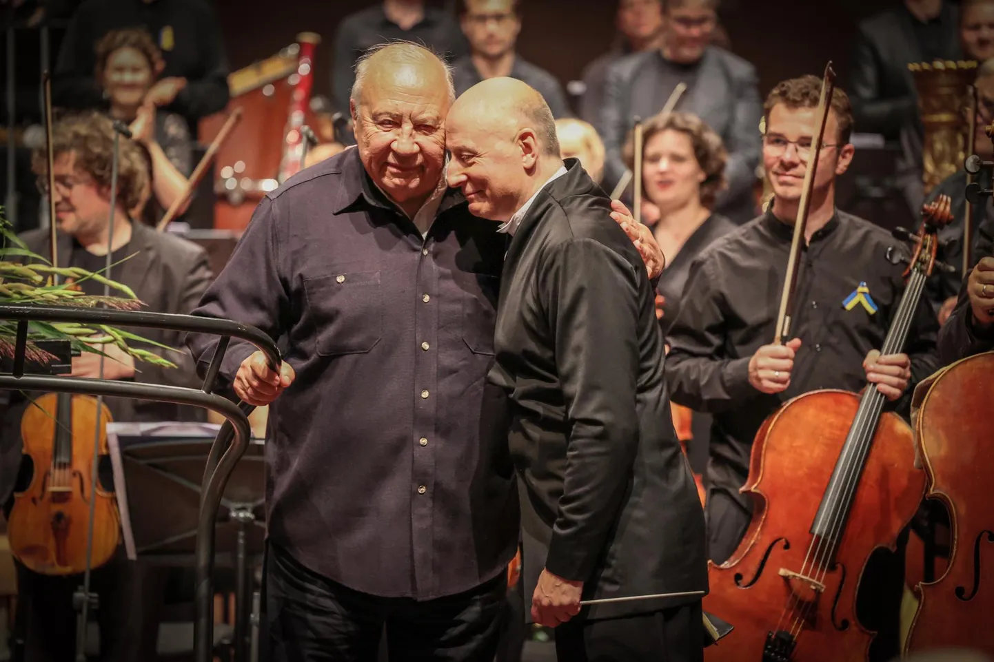 Neeme Järvi ja Paavo Järvi Pärnu muusikafestivali lõppkontserdil 2022. Festival oli pühendatud maestro Neeme Järvi 85 aasta juubelile.