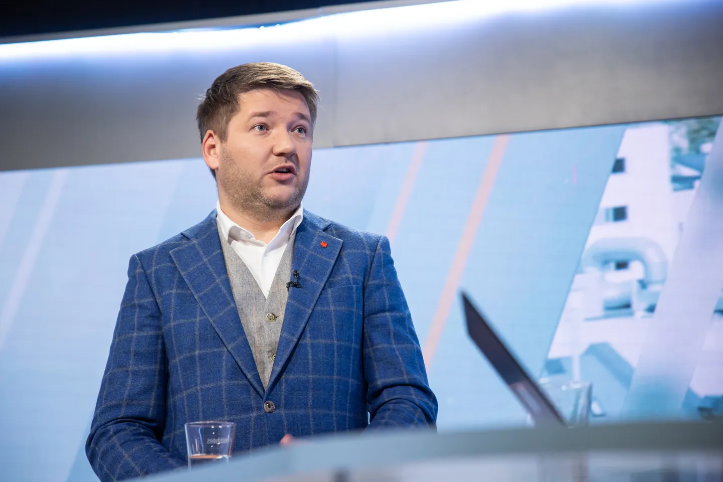 2023. aastal valiti Priit Lomp riigikokku. Enne seda oli ta ametis Kastre vallavanemana.