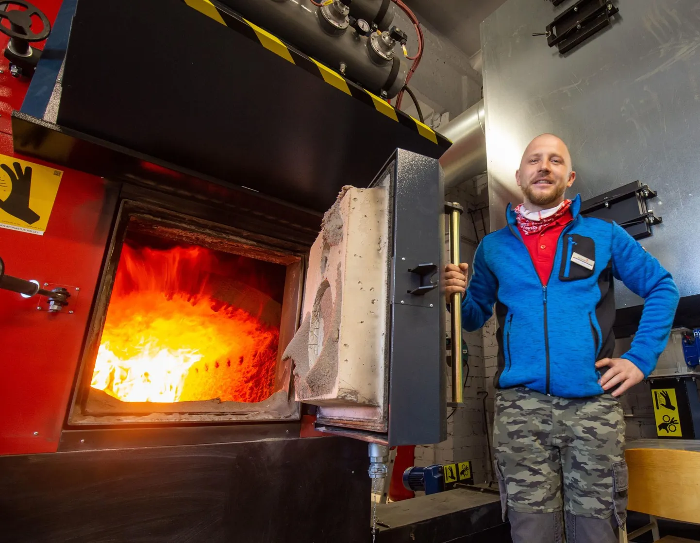 SW Energia Abja-Paluoja katlamaja. Pildil katlamaja hooldustehnik Oliver Kärblane.