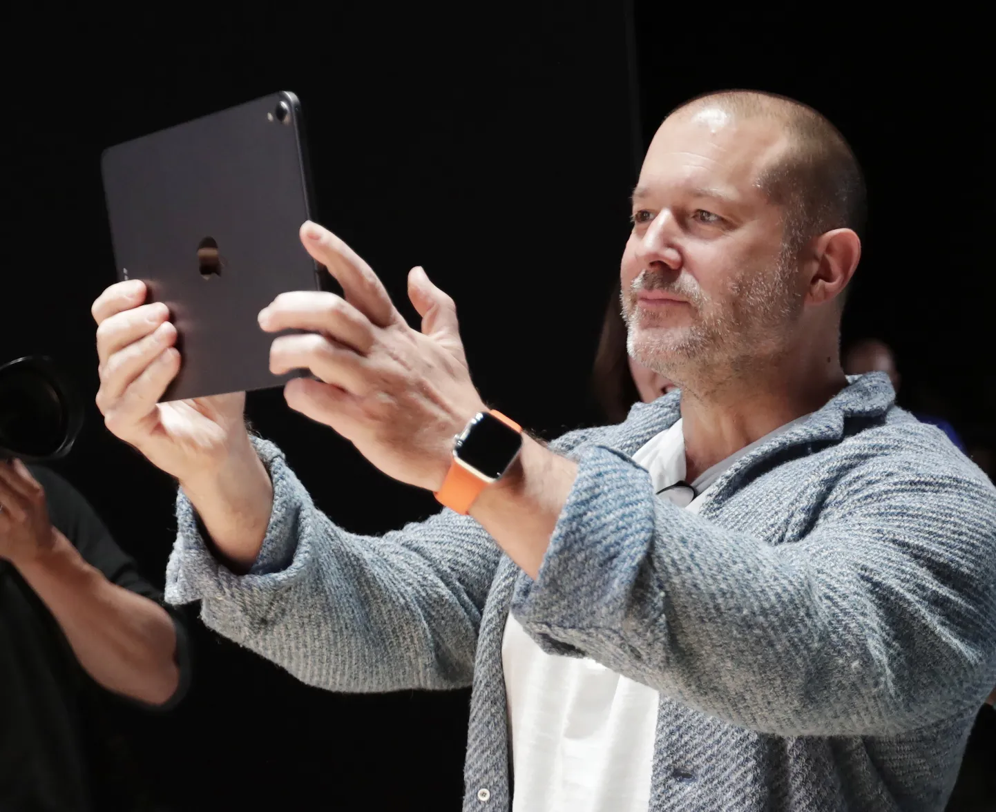 Главный дизайнер Apple Джонатан Айв.
