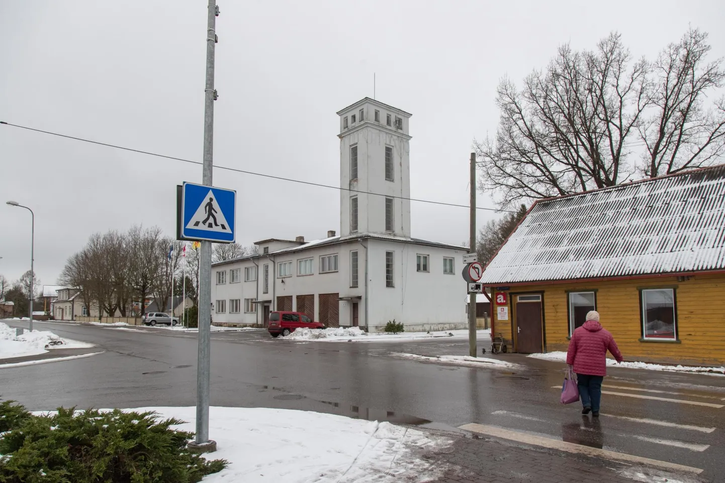 Ajaloolises tuletõrjemajas, endises Võhma linnavalitsuse hoones töötab praegu teenuskeskus.