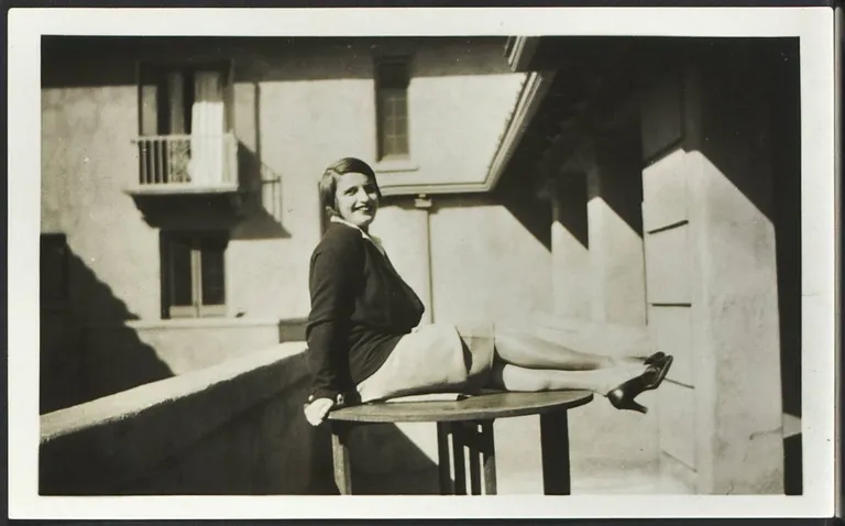Rakstniece, objektīvisma virziena filozofijā attīstītāja Aina Renda (1905-1982).