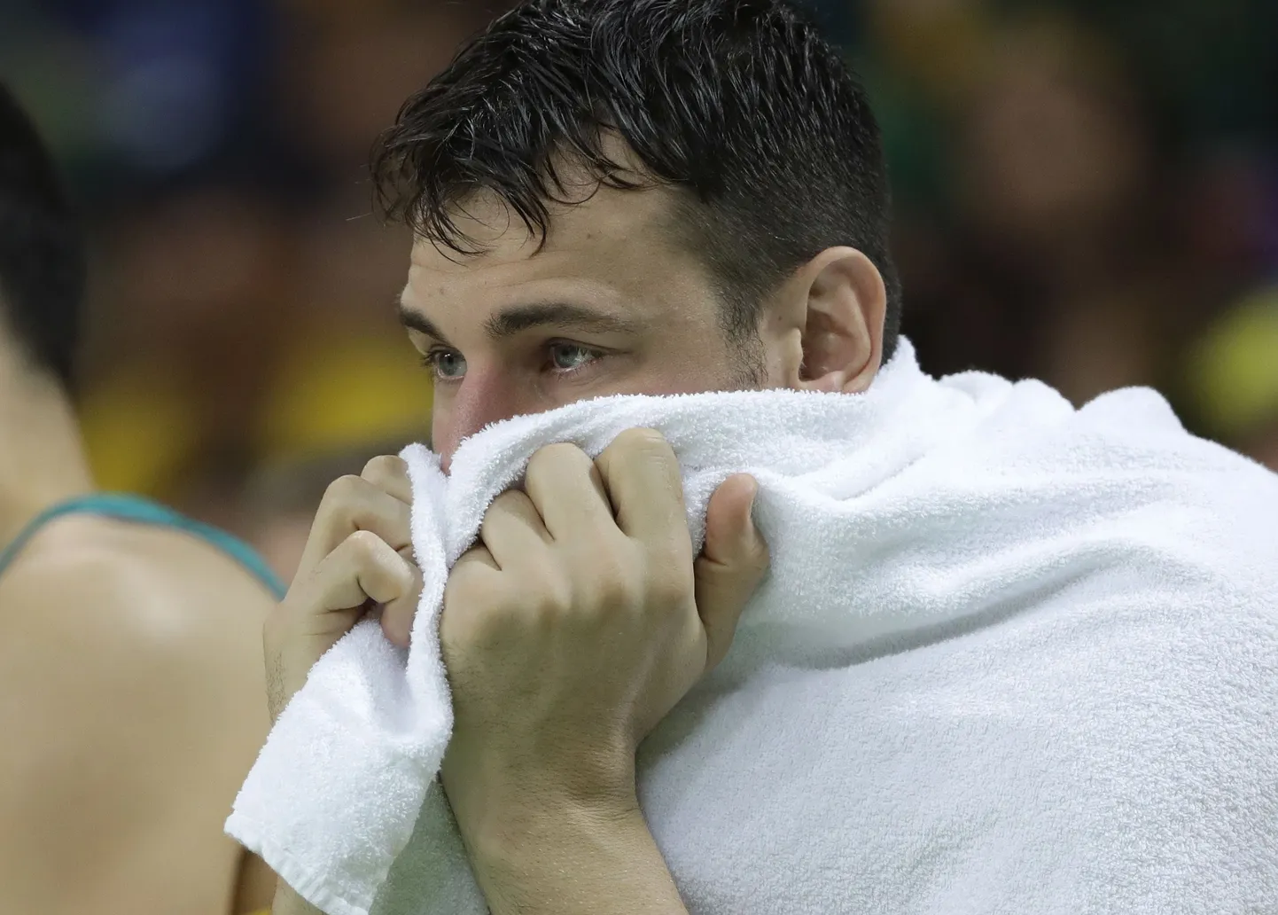 Ülimalt pettunud Andrew Bogut langes vigade tõttu pingile juba esimesel poolajal.