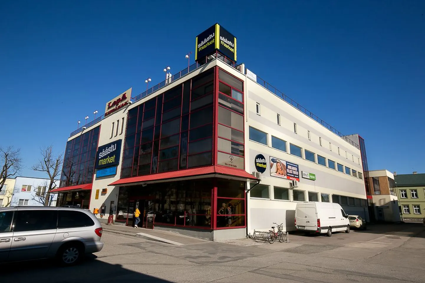 Lepa Säästumarketi sulgemise ja Pärnu Vanal turul avatava Rimi supermarketi avamise vahelele jääb kolm nädalat.