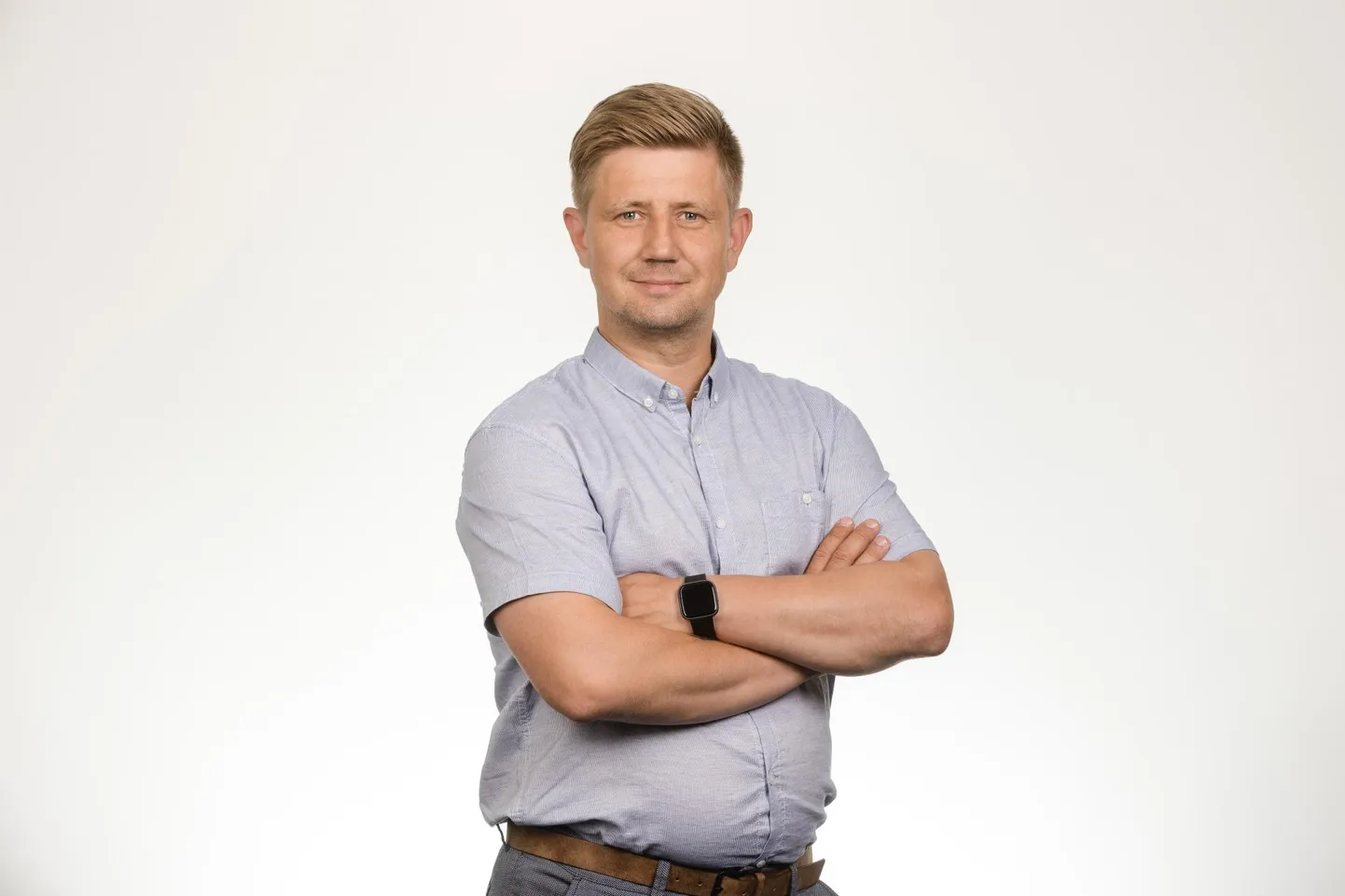 Postimehe uuriva toimetuse juht Kaido Veski taandas end Viru-Nigula vallavolikogu liikme kohalt.