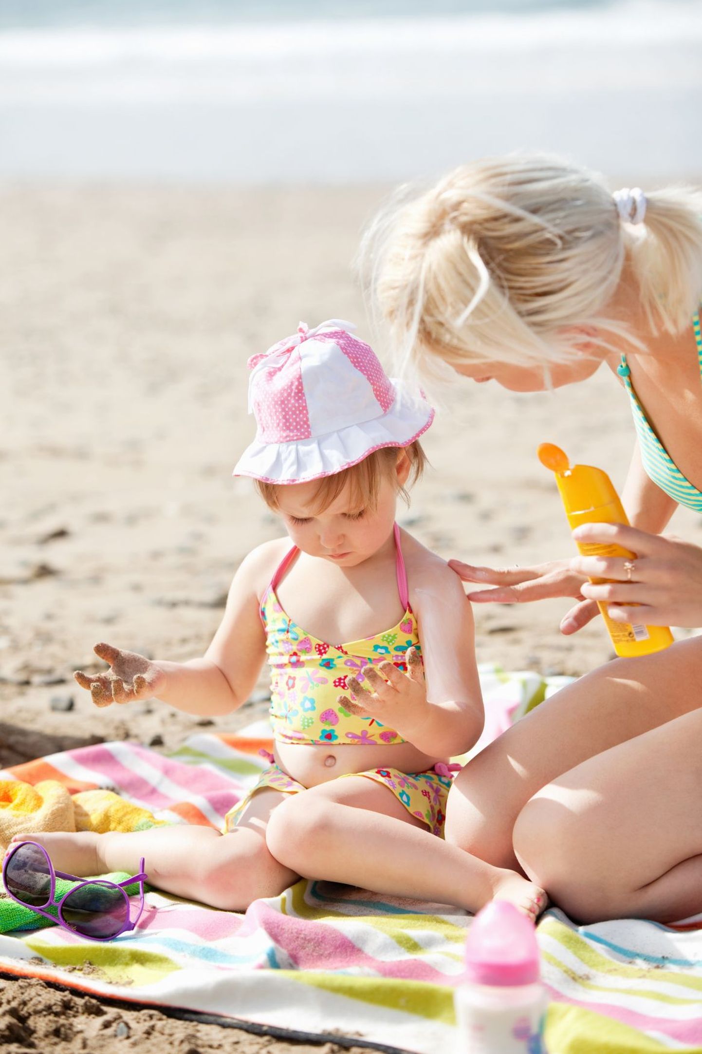 Lastele mõeldud päikesekaitsekreemid on üldjuhul nahasõbralikuma koostisega ning sobivad hästi ka tundliku nahaga täiskasvanule.
