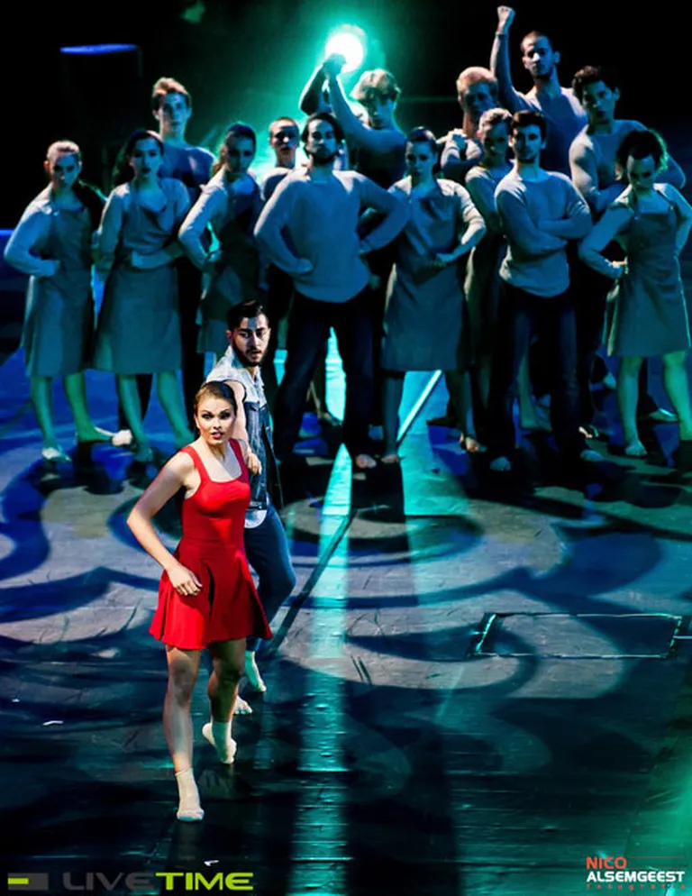 Aina no Guy Caron (Cirque du Soleil veidotājs) izrādes JULIA, Valērija Julia lomā, Rotterdam Ahoy Arēnā, 6000 skatītāji