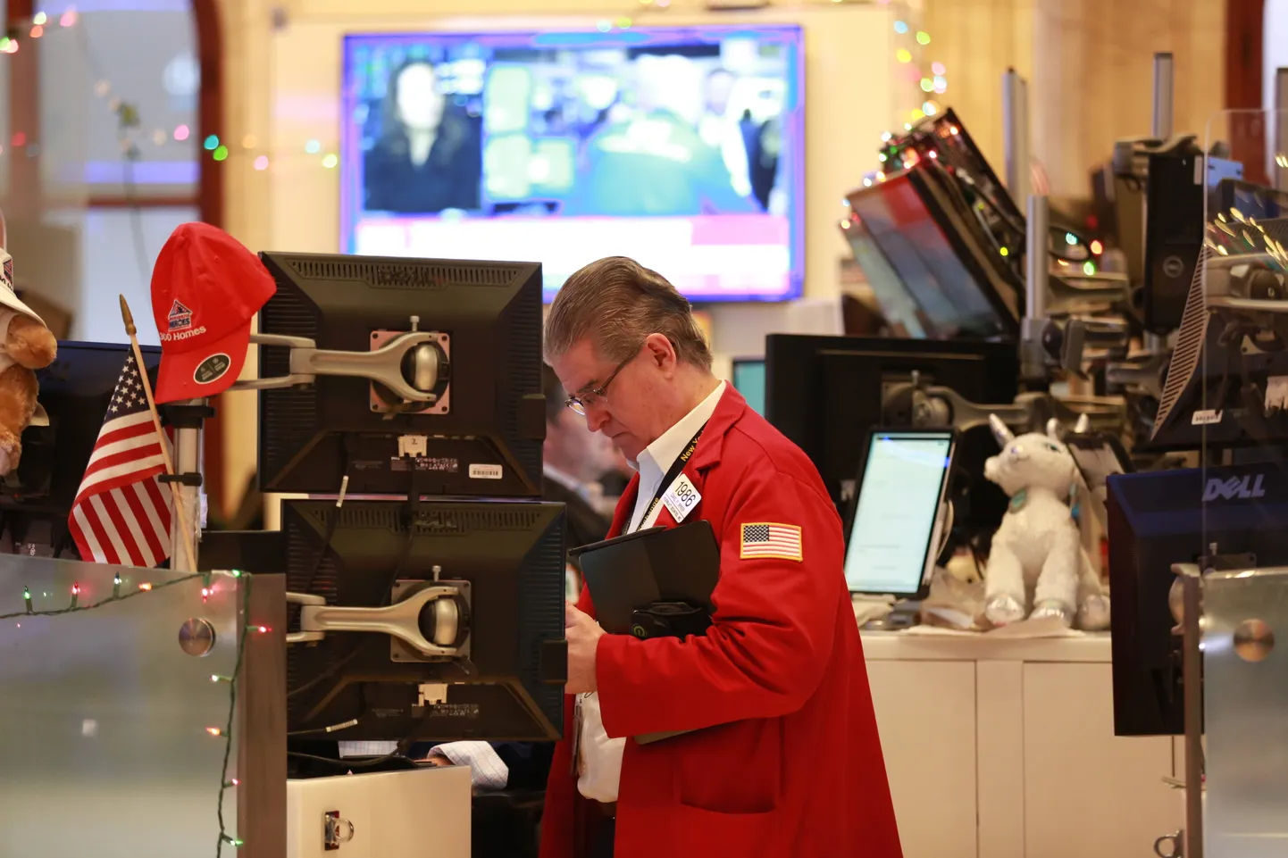 Kaupleja New York Stock Exchange'i kauplemispõrandal New Yorgis, USAs
