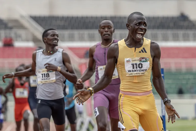 Imeaja jooksnud Emmanuel Wanyonyi emotsioonid vahetult pärast jooksu.