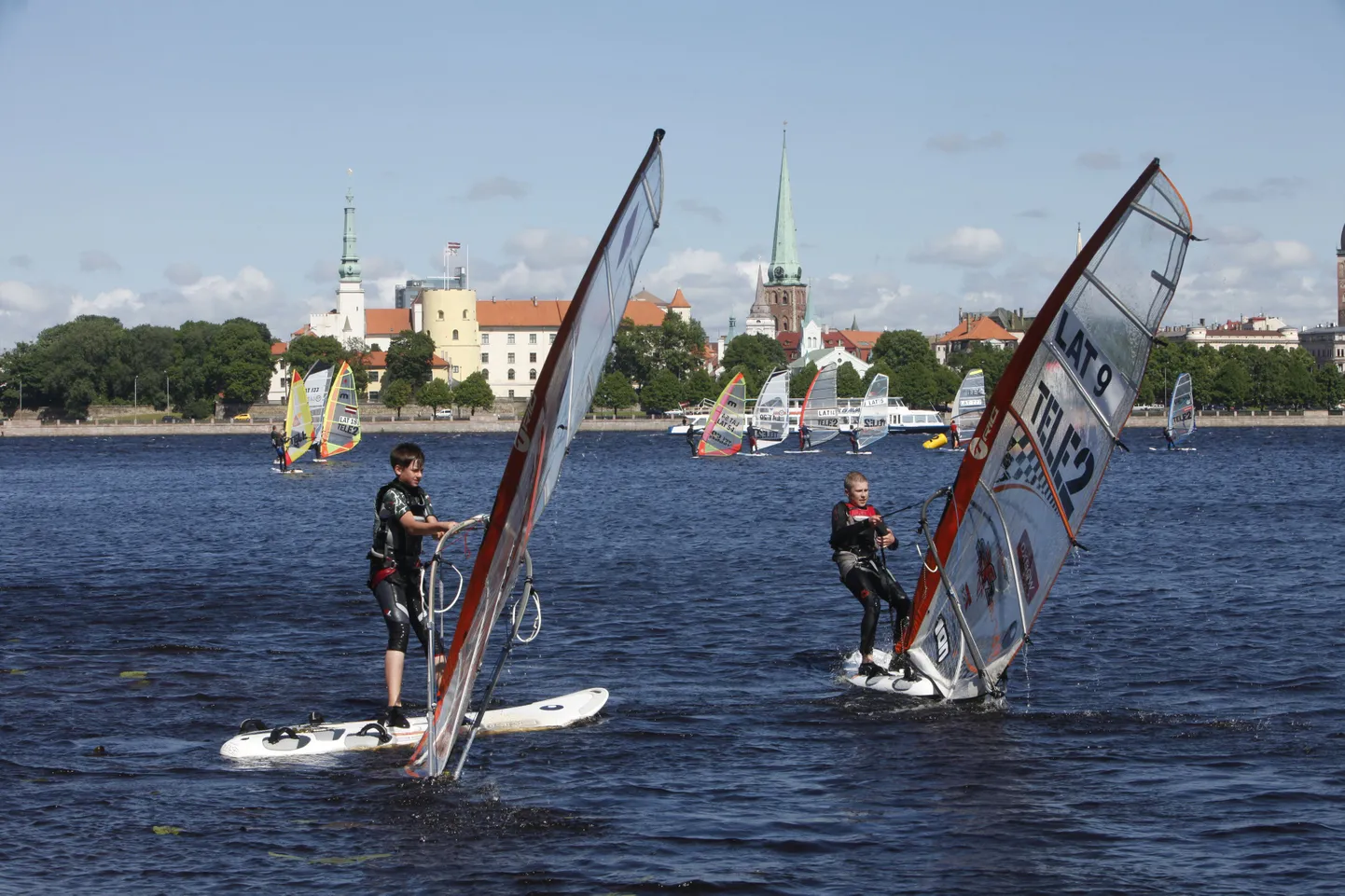Purjetajad Daugava jõel.