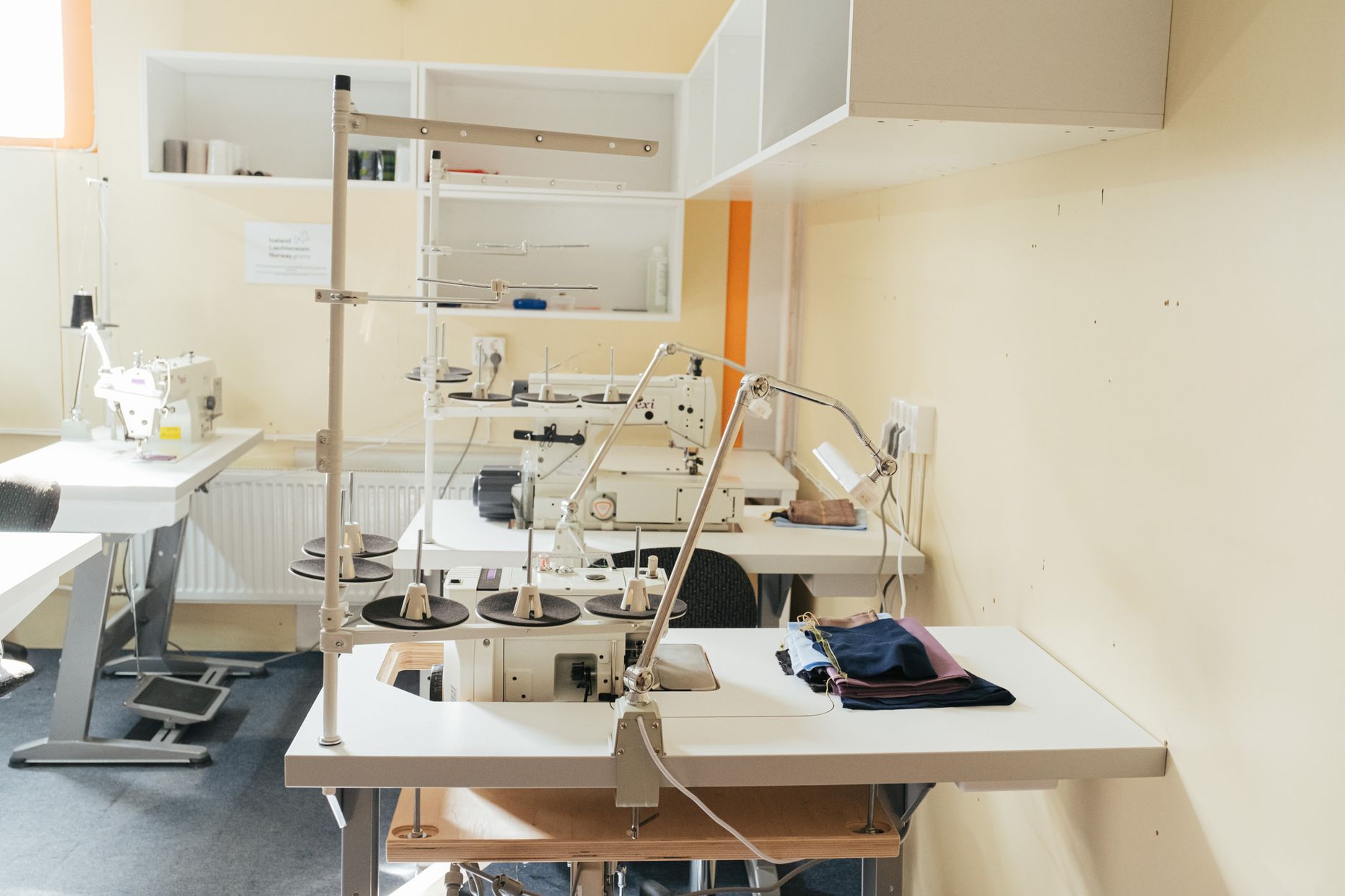Таллинн в сотрудничестве с Uuskasutuskeskus открывает швейную мастерскую.
