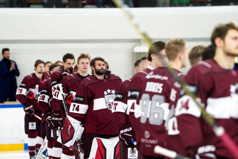 Latvijas vīriešu hokeja izlase pirms pārbaudes spēles pret Franciju 2023. gada 9. novembrī. 