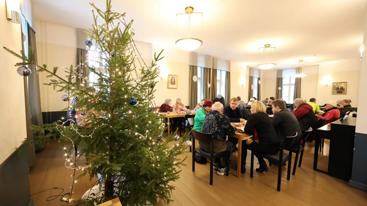 Menüüs oli verivorst, seapraad, kartul, hapukapsas ja magustoit.