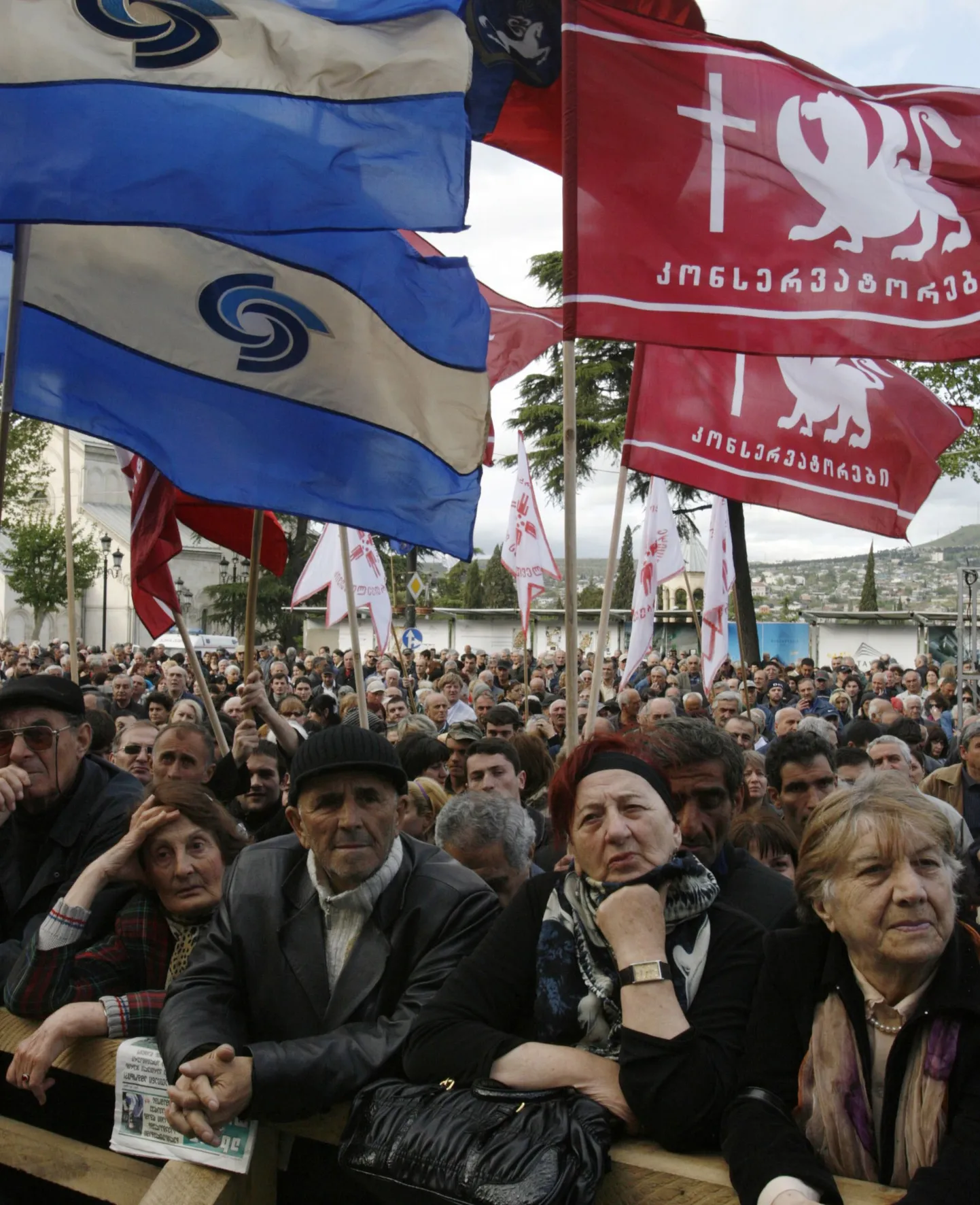 Gruusia opsitsiooni eilne meeleavaldus parlamendi ees.
