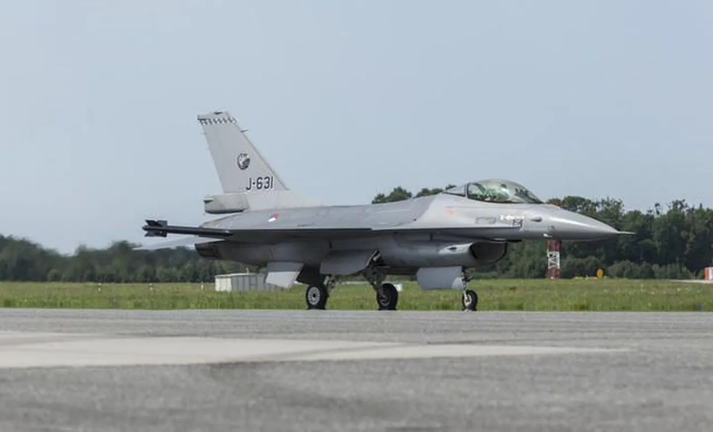 Hollandi hävitaja F-16 Ämari lennubaasis