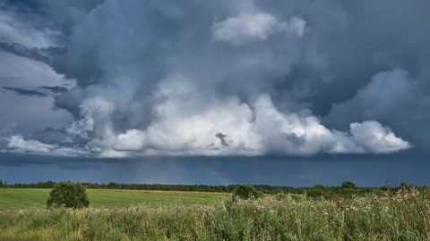 Arī Rīgā svētdienas pievakarē gaidāms pērkona negaiss