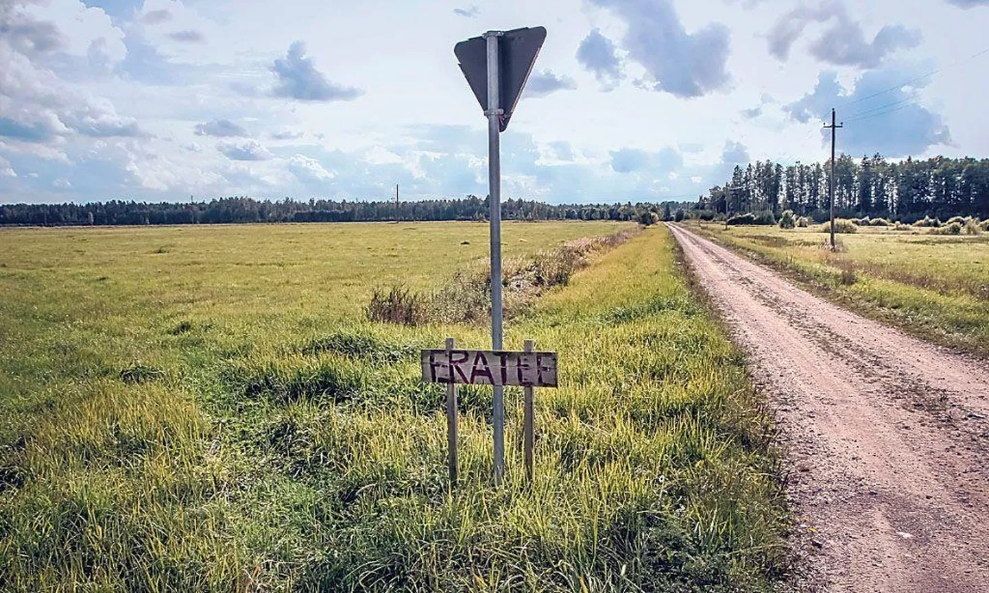 Erakätes teede omanikud saavad soovi korral iga kolme aasta tagant Pärnu linnalt tasuta kruusa, materjali vedu ja laialilaotamine tuleb oma taskust maksta.