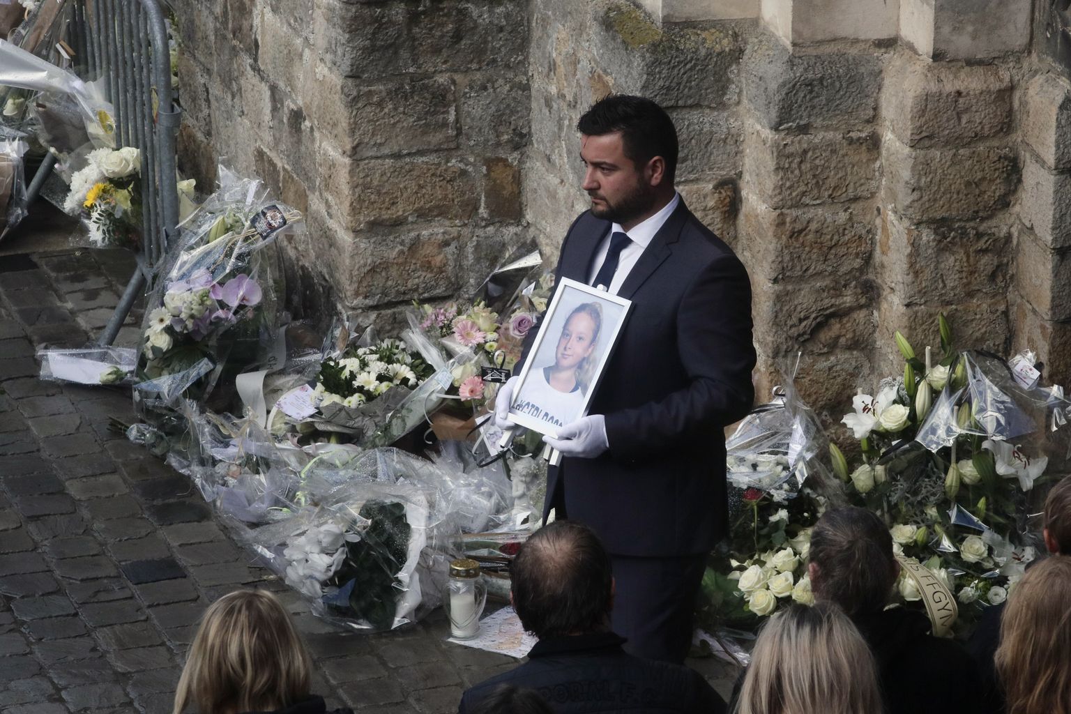 12-aastase tapetud koolitüdruku Lola matused Lillersis, Prantsusmaa põhjaosas, 24. oktoobril 2022.