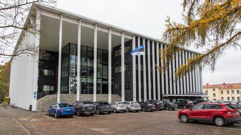 ENDINE MAAVALITSUSE HOONE TÜHJENEB ⟩ Sotsiaalkindlustusameti Jõhvi esindus kolib kohtumajja