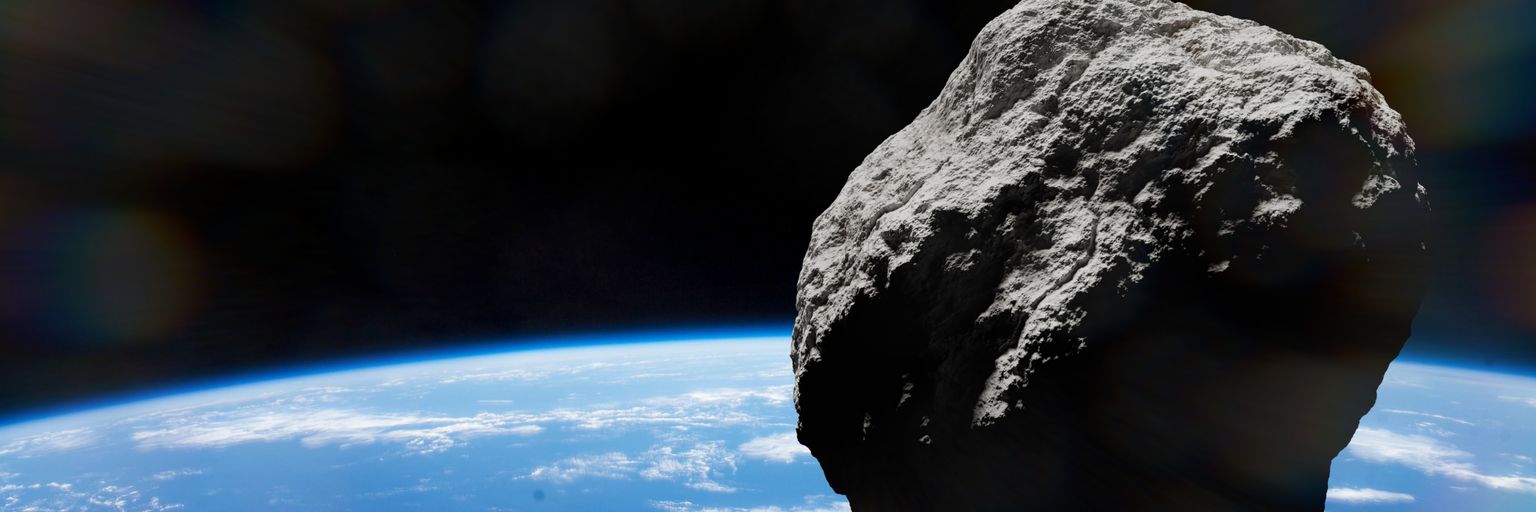 Asteroid  ja planeet Maa. Pilt on illustreeriv