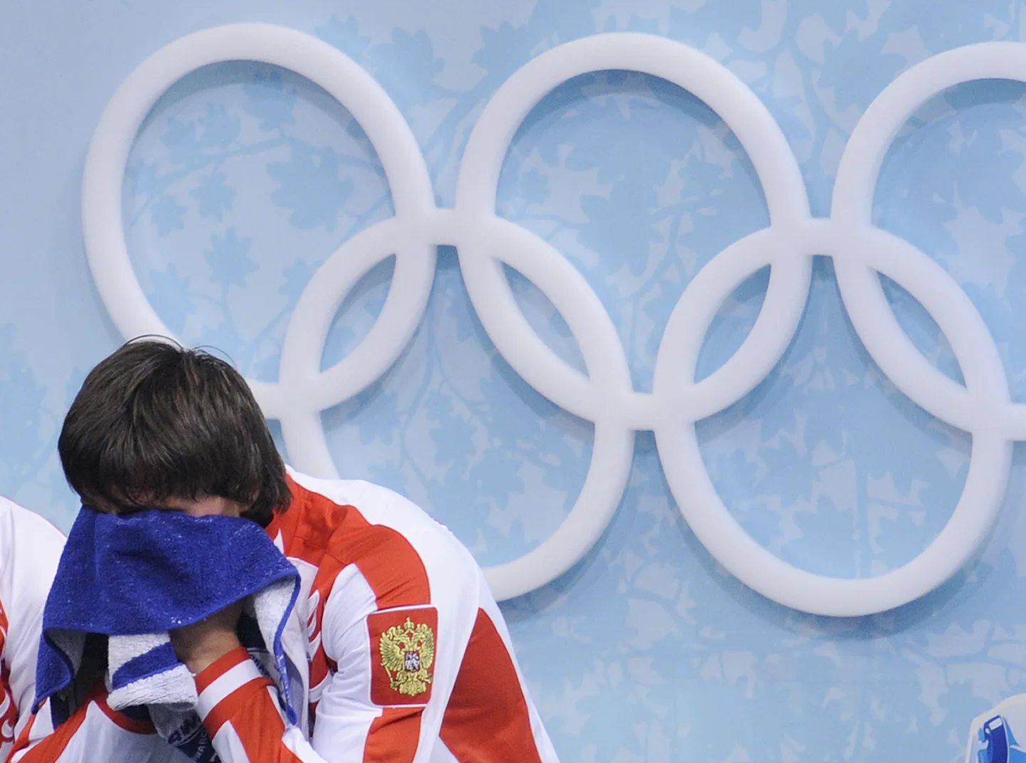 Venelane Aleksandr Smirnov on pettunud - ta jäi koos paarilise Yuko Kavagutiga iluuisutamise paarissõidus esimesena medalita.